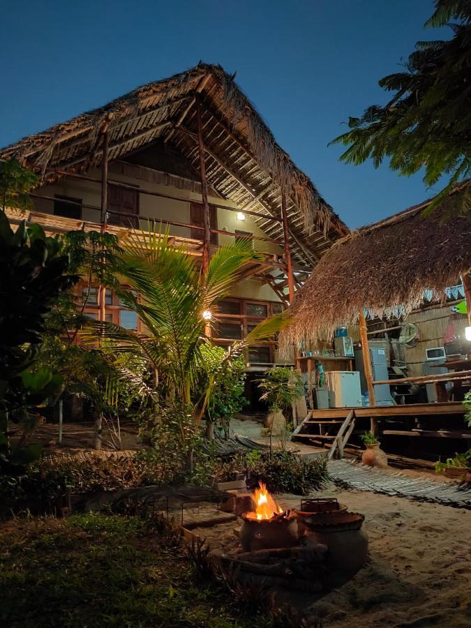 Casa Surf Lodge - Praia do Tofo Eksteriør bilde